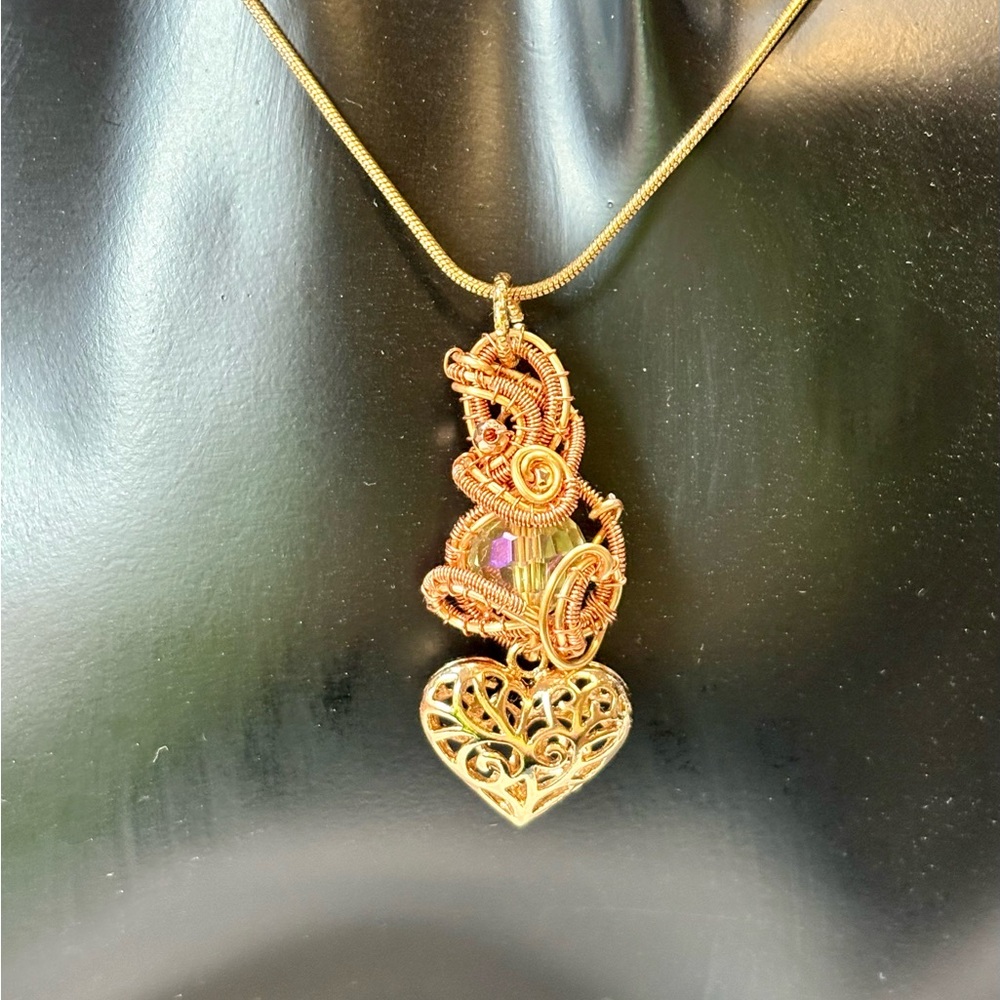 Elegant Gold Heart wire art Pendant Necklace